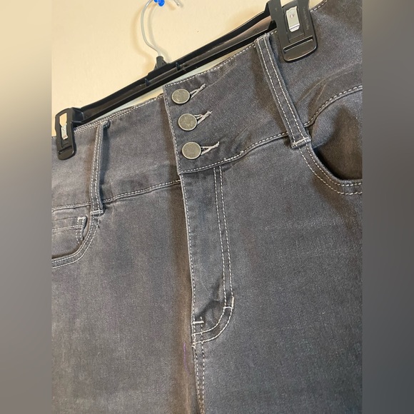 Fashion Nova Gray Skinny Jeans Size 13 Women Men Kids Teens Pants Bottoms - Picture 4 of 5